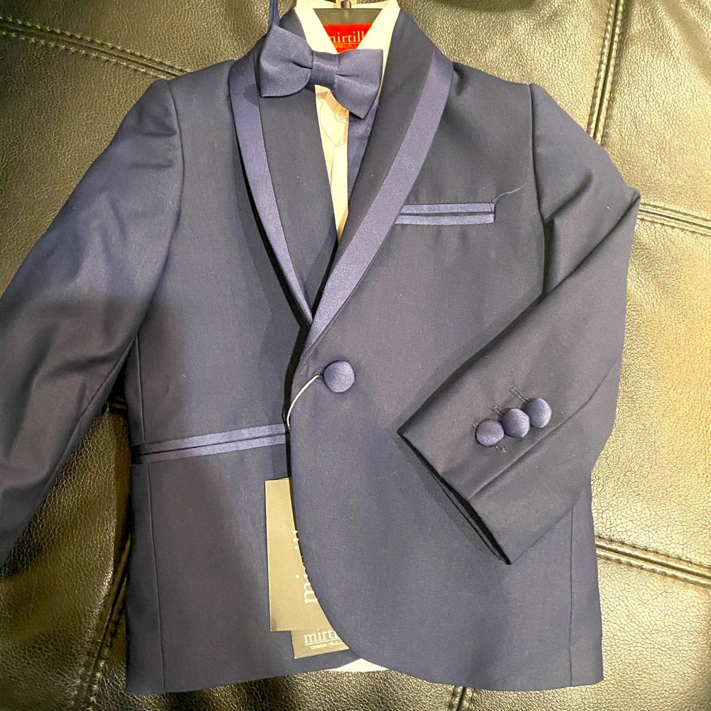 Brand new boys 4 piece set!